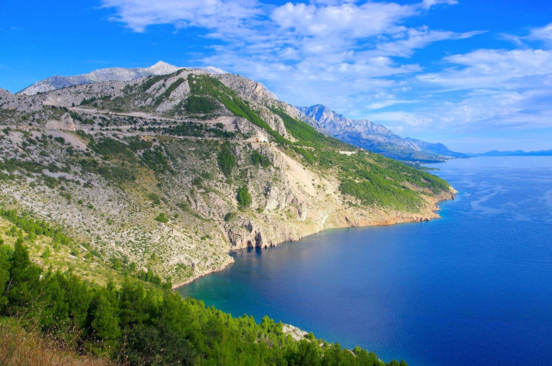 Kroatien Fina berg vid havet Vandramera - Vandringsresor