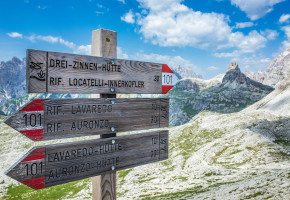 Cortina berg skylt Vandramera - Vandringsresor